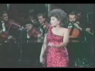 Shirley Bassey - KISS ME HONEY HONEY, KISS ME