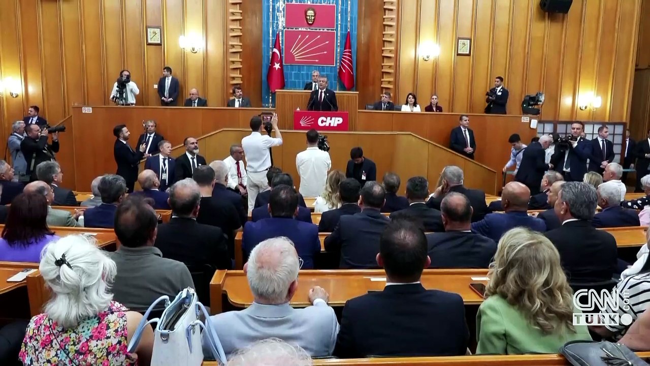 Özgür Özel'den CHP grubunda yeni parti sinyalleri