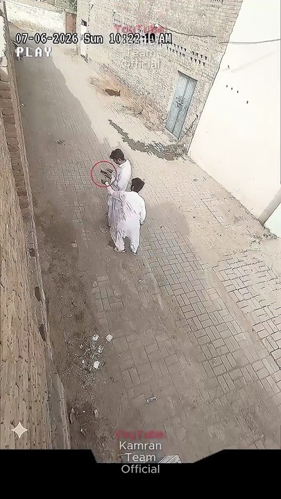 Funny Snatching in Pakistan