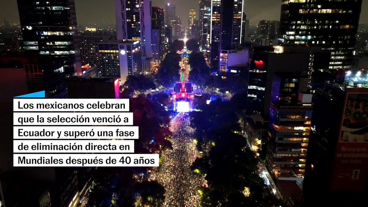 México celebra su pase a octavos de final