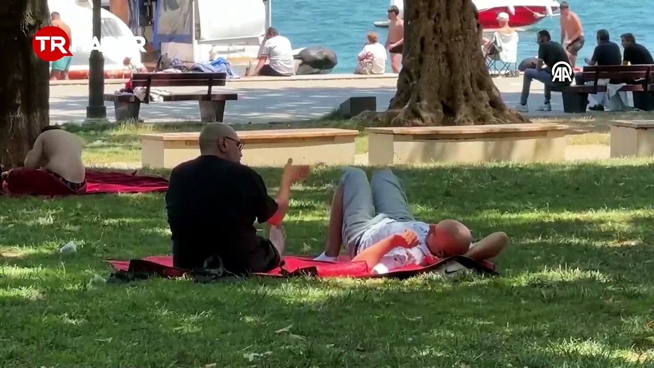 Uzmanlar sıcak hava konusunda uyarmıştı: İstanbullular sahil ve parklara akın etti
