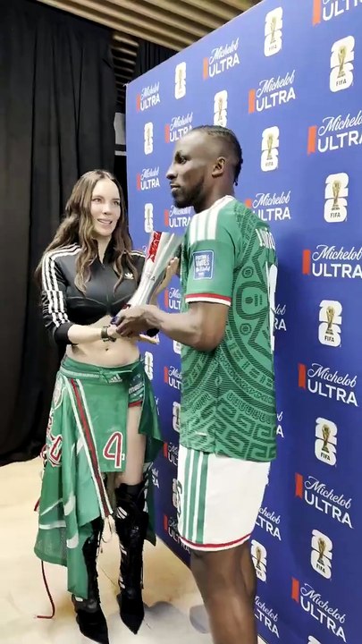 belinda entrega premio