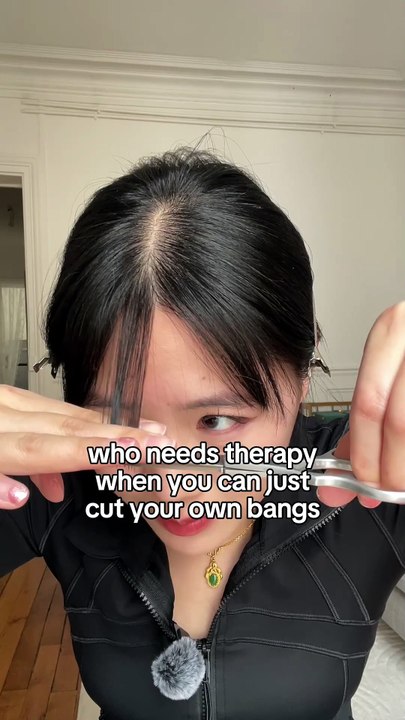Je me coupe la frange pour me détendre 😭