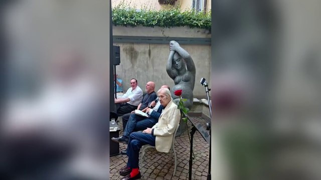 Vittorio Sgarbi alla mostra di Wainer Vaccari a Bergamo: il mistero, la bellezza, gli «omini»
