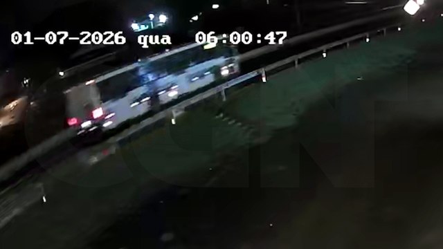 Câmera registra momento em que motociclista atinge cachorro e sofre acidente na PRc-467, em Cascavel