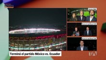 El momento en que un vaso impacta en la cara del periodista José Carlos Crespo visto desde la trasmisión de Teleamazonas