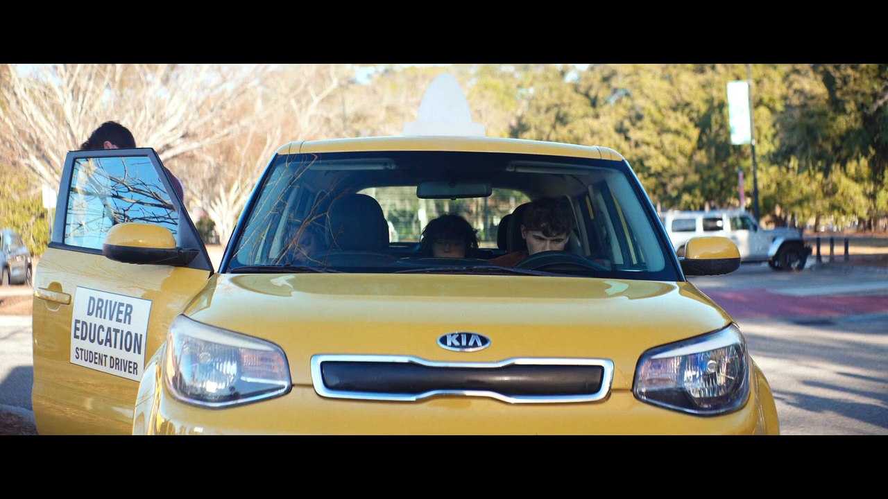 Driver's Ed - Vorfahrt für die Liebe | movie | 2025 | Official Trailer