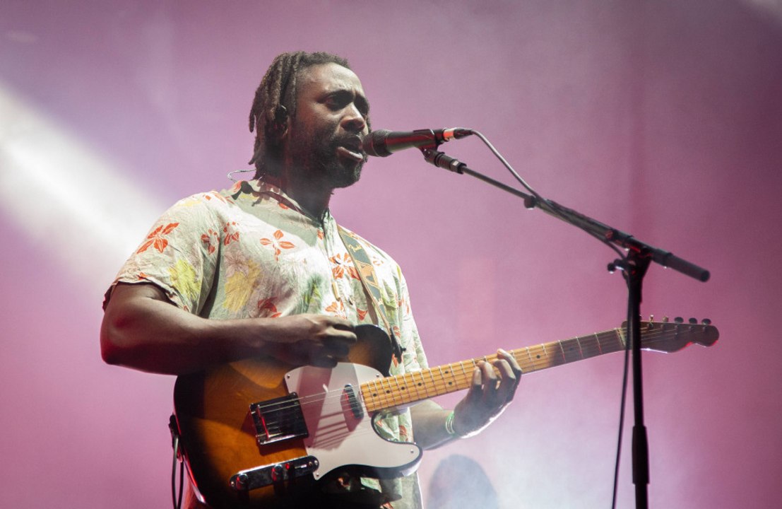 Bloc Party erkunden in neuem Song 'Love Bombs' die 'Gefühle der Verbundenheit'