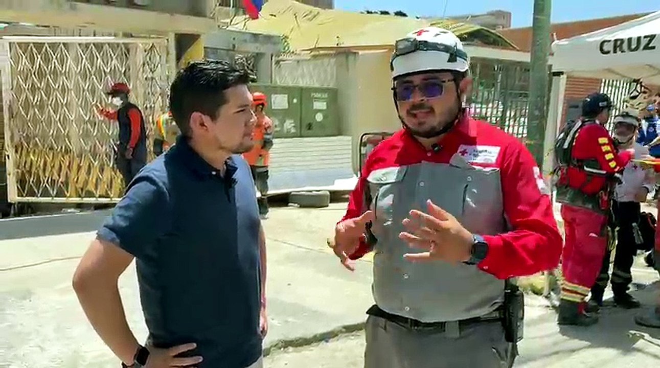 Siguen intentado rescatar a un vigilante que lleva una semana bajo los escombros: ¿cómo ha sobrevivido?