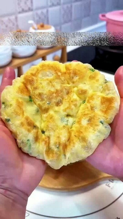 मिनट में गुब्बारे जैसा फूला नाश्ता 😍 _ Easy Egg & Maida Breakfast #viralvideo , #food , #shorts