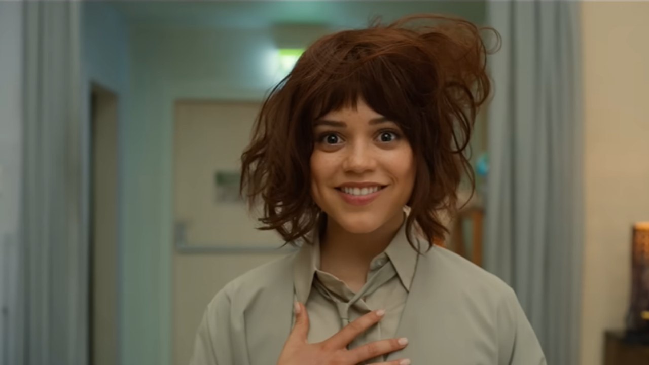 Klara e o Sol Trailer Legendado