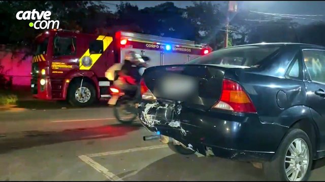 Engavetamento entre três carros deixa mulher ferida na Avenida Piquiri, em Cascavel