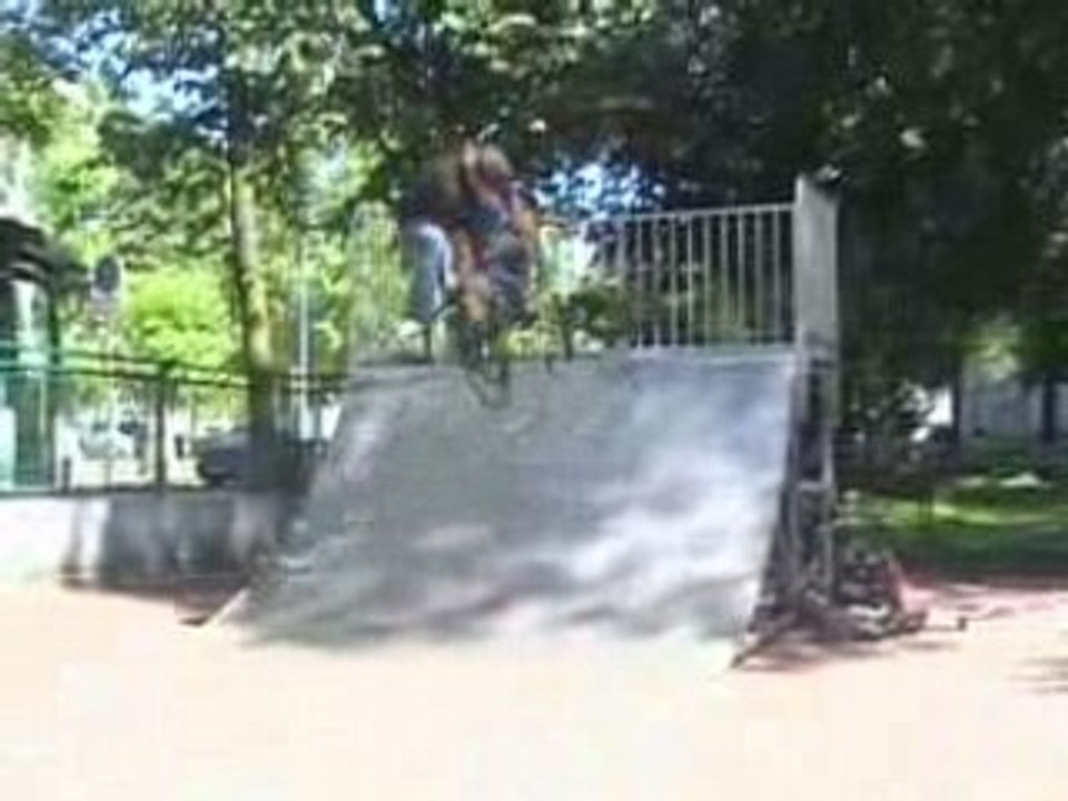 Downside whip en courbe