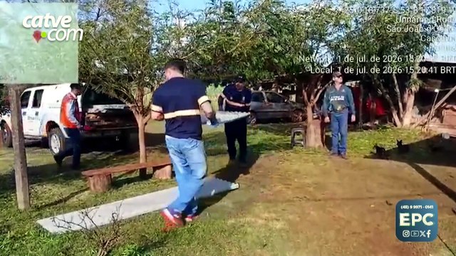 Moradores de São João recebem telhas após estragos causados pela chuva
