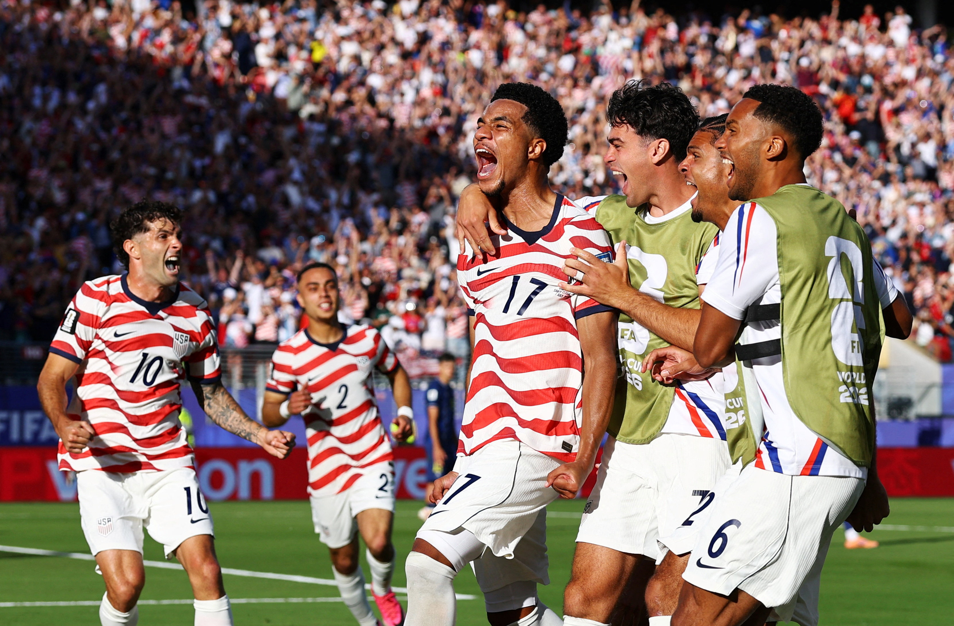 Coupe du Monde 2026 : les États-Unis dominent la Bosnie et rejoignent les huitièmes malgré l'expulsion de Balogun