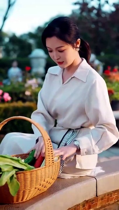 The Heiress Returns at Forty(Dubbed)   Serie Completa   Short Drama Español