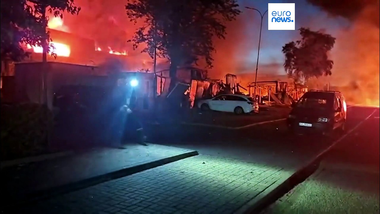 Πολύνεκρος ρωσικός βομβαρδισμός στο Κίεβο με dr...