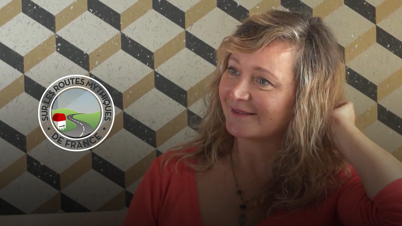 SUR LES ROUTES MYTHIQUES DE FRANCE - Saison 3 - La Route de la Côte d'Argent avec Julie Ferrier