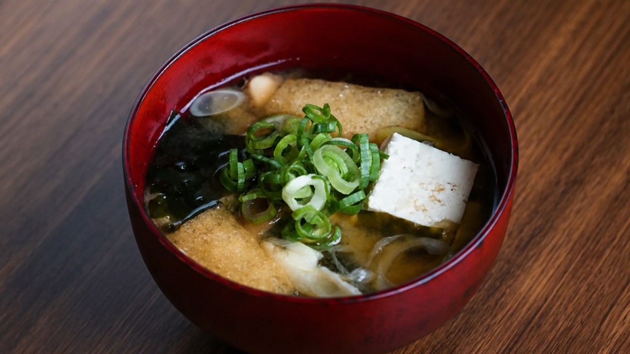 Authentic Japanese Miso Soup From Scratch 🍲