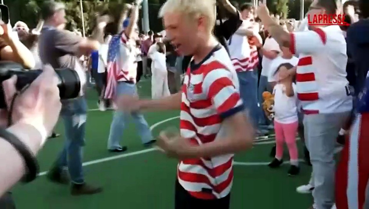 Mondiali 2026, Usa agli ottavi e i tifosi festeggiano: c'? chi alza gi? la coppa