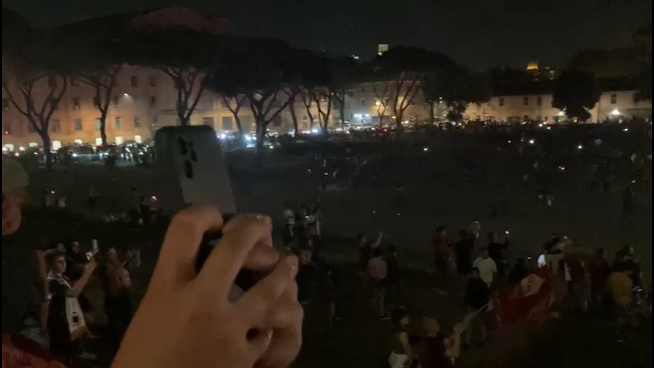 Conference League, al Circo Massimo fuochi d'artificio per la vittoria della Roma