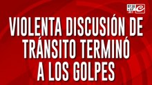 Discusión de tránsito termina en violento enfrentamiento a piñas