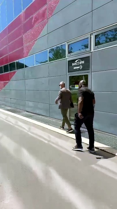 Milan, gli agenti di Bondo: "Incontro andato bene. Futuro? Non rilasciamo dichiarazioni"