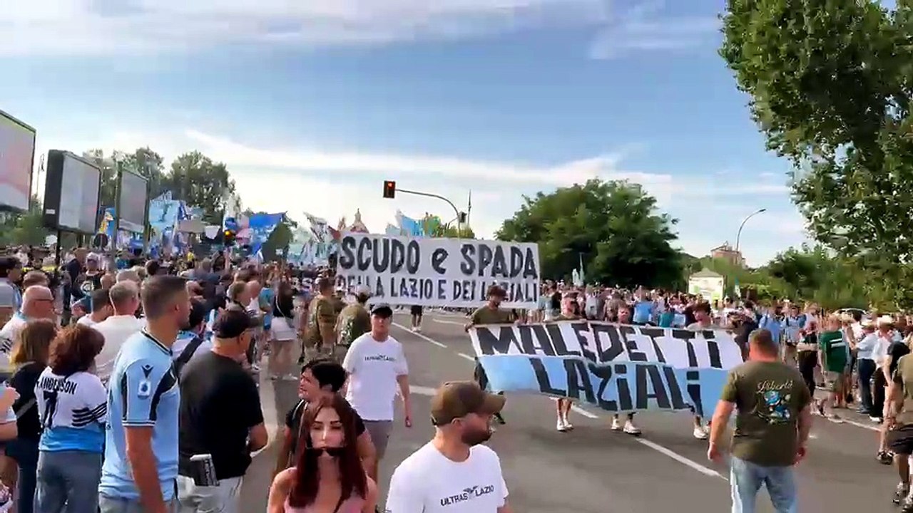 Lazio, nuova manifestazione contro Lotito: la partenza del corteo - VIDEO
