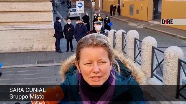 Quirinale, la 'No Pass' Cunial prova a votare al drive-in ma viene respinta: Invalideremo elezioni