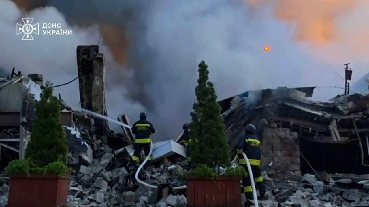 Rusia lanza un ataque masivo contra Kiev, donde ya ascienden a 17 los muertos