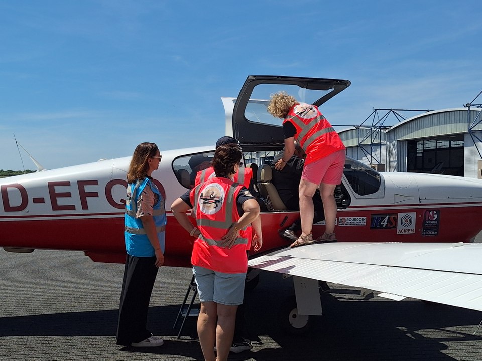 Des seniors du Loiret dans les airs grâce à une action solidaire