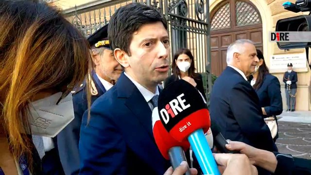 Vaccino, Speranza: Chi può faccia la quarta dose, non aspetti settembre