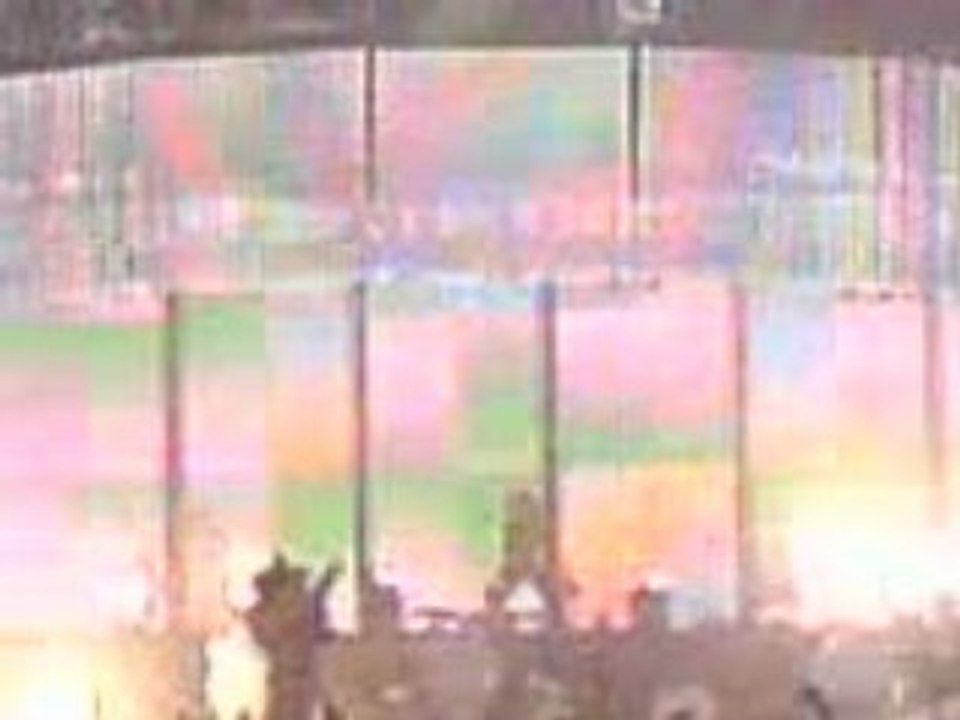 Tokio Hotel Ich brech aus ( Parc des princes 21.06.08 )