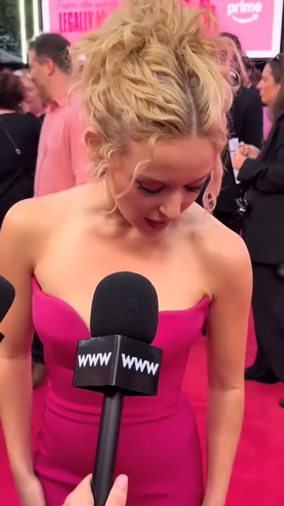 The New Elle Woods Channels the Original on the Pink Carpet