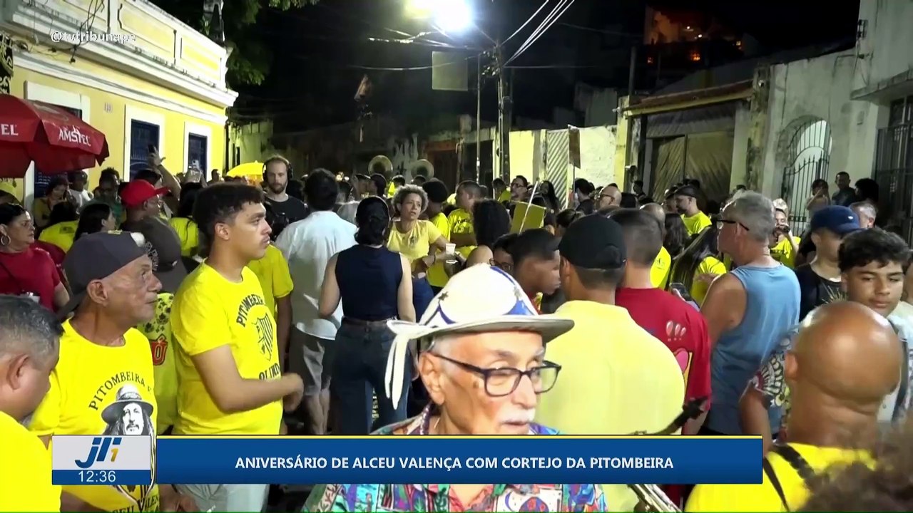 Aniversário de Alceu Valença com cortejo da Pitombeira