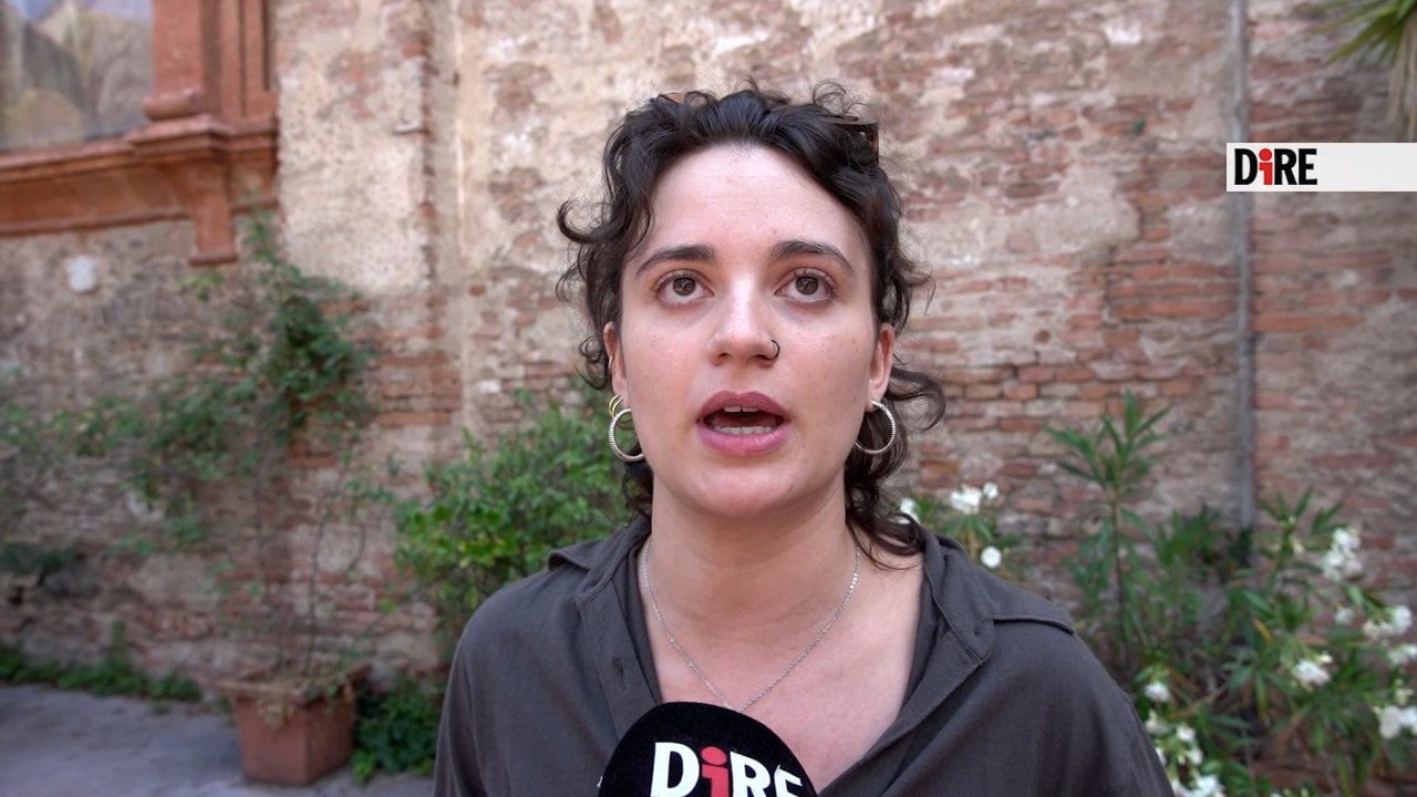 Ragazza manganellata a Bologna, la Procura vuole archiviare. Lei non ci sta: "Non sono inciampata"