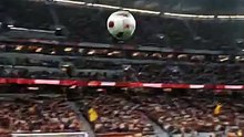 Football_player_scores_goal_cele…_202607022209