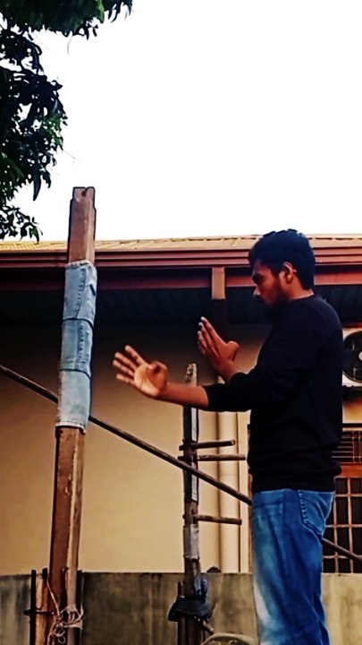 Powerful chain punches to a pole