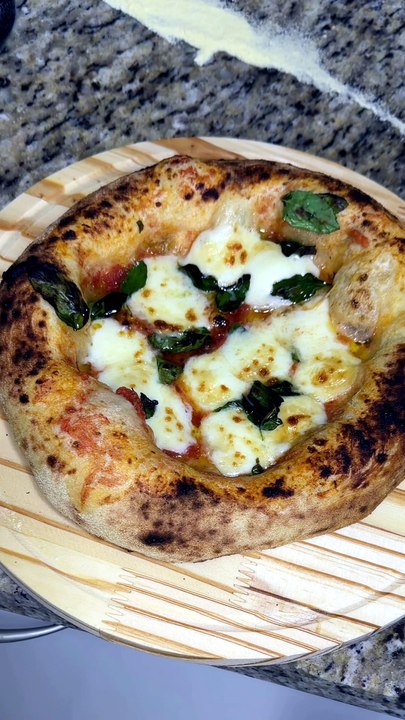 Pizza Margherita 🌿🍕🍅