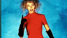 Kylie S01E01