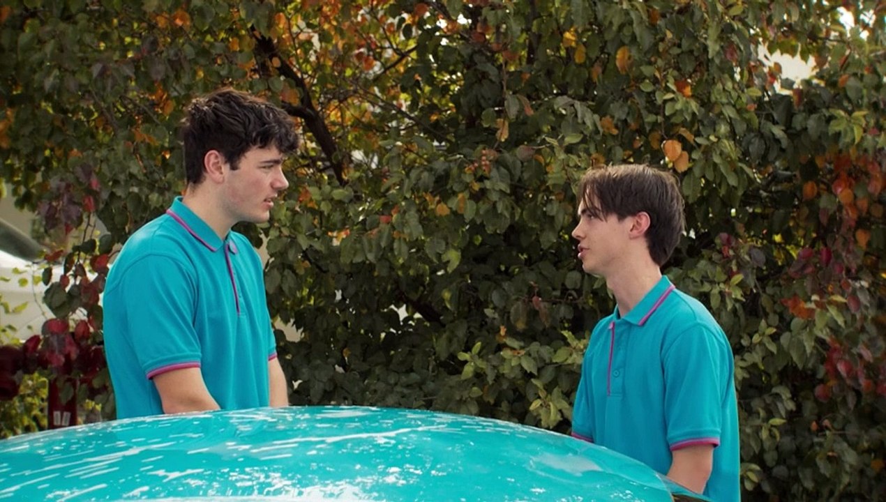 Single, Out S1 ep 5