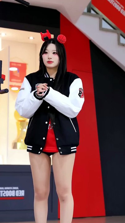 Korean Cheerleader Pull-Up Challenge You Need to See! + Cheerleader EP 109