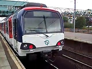 MS61 : Départ de la gare de Sucy Bonneuil sur la ligne A du RER