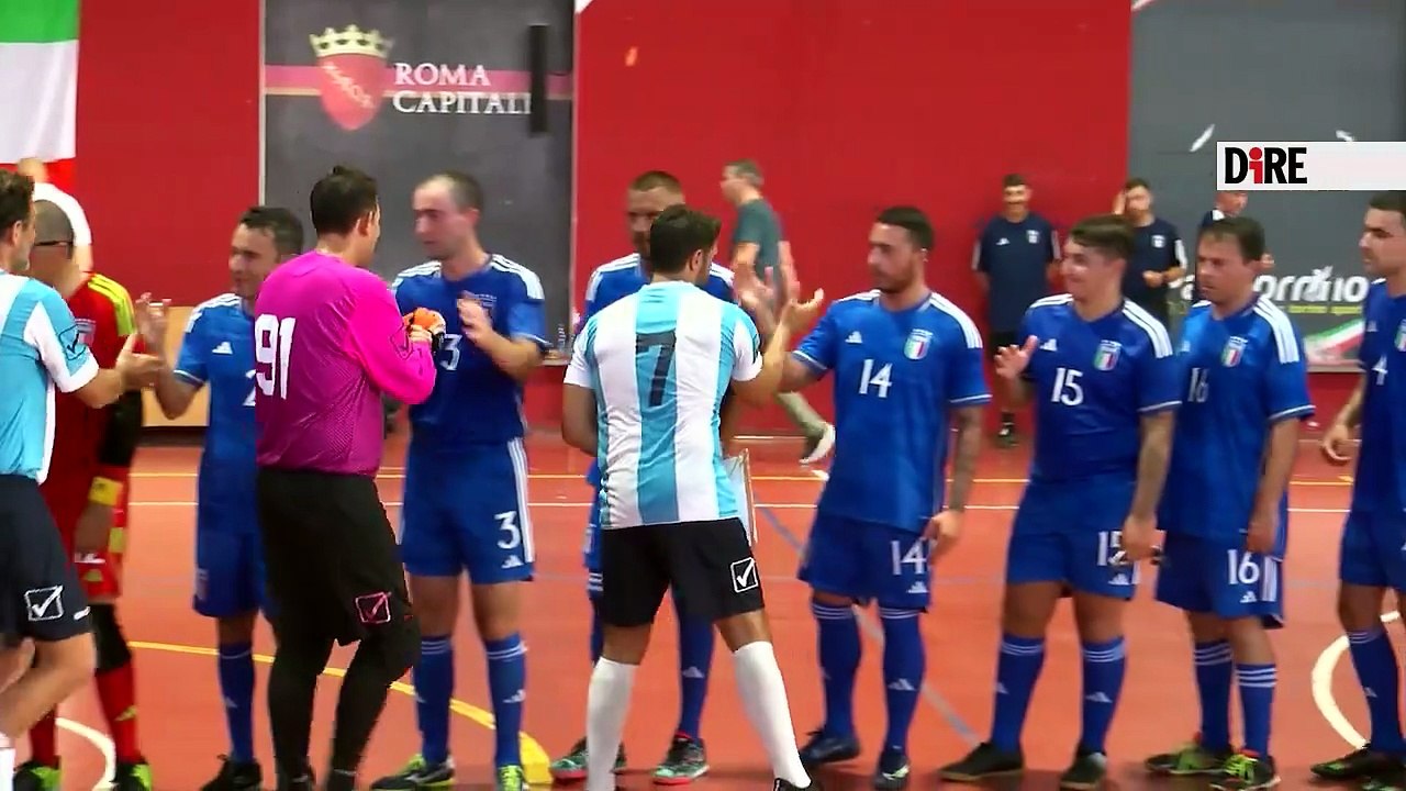 La nazionale calcio a 5 'Crazy for Football' stravince contro l'Italianattori