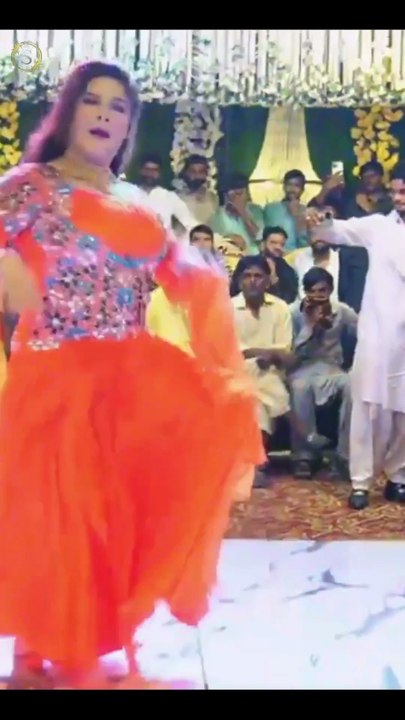 This Dance Performance is Pure Joy! 🤩Biji Biji Raat Mahiya#ChahatBaloch# Bollywood#DancePerformance#SStudio 7