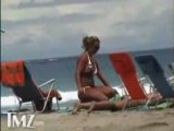 Britney Spears On The Beach In Costa Rica (Paparazzi Video)
