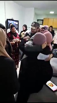 VIDEO | Torna a casa dopo 7 anni in prigione: in Palestina l'abbraccio di mamma e figlia