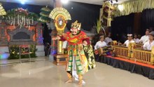 La beauté de la danse masquée balinaise. L'art et la culture balinais.
