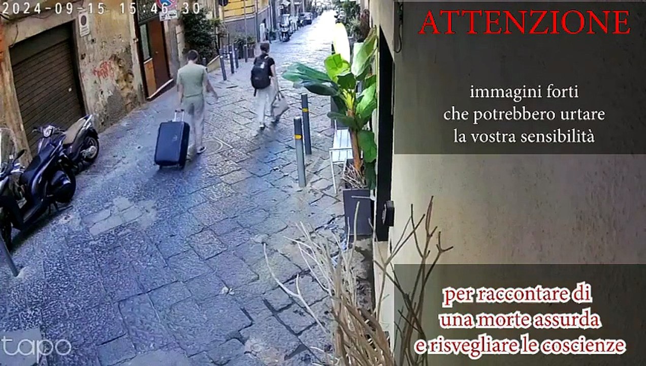 VIDEO | Chiara Jaconis colpita da oggetto a Napoli, ecco il video del momento esatto