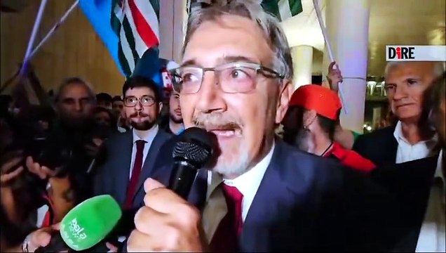 Santa Lucia di Roma, in migliaia chiedono che l'Irccs resti pubblico. Al corteo anche Gualtieri e Rocca